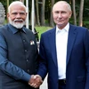 Thủ tướng Ấn Độ Narendra Modi (trái) và Tổng thống Nga Vladimir Putin tại cuộc gặp ở Moskva ngày 8/7/2024. (Ảnh: ANI/TTXVN)