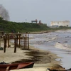 Sự cố tràn dầu tại bờ biển Puerto Cabello, Venezuela, ngày 27/12/2023. Ảnh minh họa. (Nguồn: AFP/TTXVN)