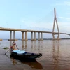 Cầu Cần Thơ nối liền hai bờ sông Hậu của Việt Nam, sử dụng vốn viện trợ của Nhật Bản. (Ảnh: Duy Khương/TTXVN)