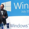 Ông Guenter Weimer, Giám đốc cao cấp khối Hệ điều hành Windows, Microsoft châu Á - Thái Bình Dương giới thiệu về Windows 10. (Ảnh: T.H/Vietnam+)