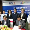 Ký kết nghiệm thu sản phẩm ERP do FPT IS xây dựng. (Nguồn: CTV/Vietnam+)