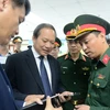 Bộ trưởng Trương Minh Tuấn thăm và làm việc với Viettel chiều 4/11. (Ảnh: Lê Mai)