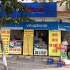 Một cửa hàng bán SIM thẻ tại đường Giải Phóng, Hà Nội. (Ảnh: Vietnam+)