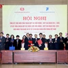 Lễ ký kết thỏa thuận hợp tác chiến lược viễn thông, công nghệ thông tin giai đoạn 2020-2025 giữa UBND tỉnh Nghệ An và Tập đoàn VNPT. (Ảnh: Vietnam+)