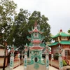 Tháp mộ các vị sư trụ trì chùa Phật Tổ đã viên tịch.