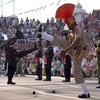 Binh sỹ biên phòng Pakistan và Ấn Độ tại cửa khẩu biên giới Wagah. (Nguồn: AFP/TTXVN)