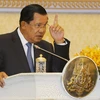 Thủ tướng Campuchia Hun Sen (ảnh) cảnh báo sẽ có hành động pháp lý đối với bất cứ đối tượng nào tiếp tục vu cáo Chính phủ sử dụng bản đồ 'giả mạo' trong công tác phân định biên giới. (Nguồn: THX/TTXVN)