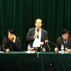 Ông Trần Đắc Phu, Cục trưởng Cục Y tế Dự phòng (Bộ Y tế) trả lời phỏng vấn các cơ quan báo chí tại buổi họp báo, sáng 26/12. (Ảnh: Dương Ngọc/TTXVN)