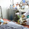 Điều trị cho bệnh nhân HIV/AIDS tại Bệnh viện Hữu nghị Việt Tiệp. (Ảnh: Dương Ngọc/TTXVN)