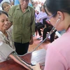 Khám bệnh cho người dân tại tỉnh Phú Thọ. (Ảnh: PV/Vietnam+)