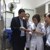Sở Y tế Hà Nội kiểm tra bảo quản thuốc tại Bệnh viện đa khoa Xanh Pôn. (Ảnh: PV/Vietnam+)