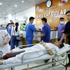 Bệnh nhân cấp cứu tại Bệnh viện Bạch Mai. (Ảnh: Dương Ngọc/TTXVN)