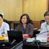 Phó giáo sư Lê Hữu Doanh (ngoài cùng bên trái) - Phó Giám đốc Bệnh viện Da liễu Trung ương. (Ảnh: PV/Vietnam+)