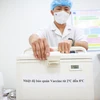 Hộp bảo quản vaccine AstraZeneca. (Ảnh: Minh Sơn/Vietnam+)