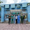 Các y bác sỹ tại khu cách ly điều trị bệnh nhân COVID-19 ở trường Trung học cơ sở Huỳnh Tấn Phát (phường Bình Thuận, Quận 7, Thành phố Hồ Chí Minh). (Ảnh: PV/Vietnam+)