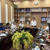 Các đại biểu tại cuộc họp về công tác thu dung, điều trị bệnh nhi mắc Adenovirus. (Ảnh: L.H/Vietnam+)