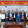 Đại diện Bộ Y tế và Công ty TNHH AstraZeneca Việt Nam đã ký kết Bản ghi nhớ. (Ảnh: PV/Vietnam+)