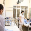 Điều trị cho bệnh nhân mắc sốt xuất huyết tại Bệnh viện Hữu nghị Việt Nam-Cu Ba, Hà Nội. (Ảnh: PV/Vietnam+)