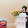 Anh hùng Lao động Thái Hương - Nhà Sáng lập, Chủ tịch Hội đồng Chiến lược Tập đoàn TH phát biểu trong buổi lễ Ra mắt TH true FOOD. (Ảnh: PV/Vietnam+)