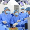 Các bác sỹ Bệnh viện Hữu nghị Việt Tiệp (Hải Phòng) thực hiện một ca ghép tạng. (Ảnh: PV/Vietnam+)