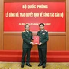 Đại tướng Phan Văn Giang - Ủy viên Bộ Chính trị, Phó Bí thư Quân ủy Trung ương, Bộ trưởng Bộ Quốc phòng đã trao quyết định bổ nhiệm Đại tá Lê Hữu Song giữ chức vụ Giám đốc Bệnh viện Trung ương Quân đội 108. (Ảnh: PV/Vietnam+)