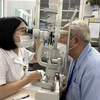Bệnh viện Mắt Trung ương khám mắt cho người dân. (Ảnh: T.G/Vietnam+)