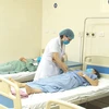 Điều trị cho bệnh nhân mắc ung thư tại Bệnh viện K. (Ảnh: PV/Vietnam+)