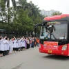 Các chuyến xe khởi hành đưa bệnh nhân về các tỉnh dịp Tết. (Ảnh: PV/Vietnam+)