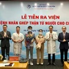 Hai bệnh nhân được ghép thận từ người cho chết não ra viện. (Ảnh: PV/Vietnam+)