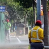 Singapore yêu cầu tăng lương cho công nhân vệ sinh và bảo vệ