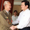 Chủ tịch nước thăm các gia đình chiến sỹ Điện Biên