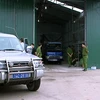Quảng Ninh: Thu giữ 100 tấn hàng lậu tại vùng biên Móng Cái