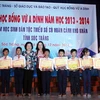 60 học sinh dân tộc Khmer nghèo nhận học bổng Vừ A Dính
