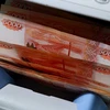 Bộ Tài chính Nga tuyên bố tung tiền dự trữ để hỗ trợ đồng ruble