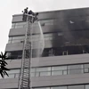 Cảnh sát chữa cháy Hà Nội tiếp nhận 2 xe thang cao 18 tầng nhà
