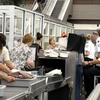 EU siết chặt kiểm soát an ninh hành lý xách tay tại các sân bay