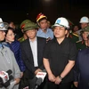 Phó Thủ tướng Hoàng Trung Hải kiểm tra công tác cứu hộ tại Hà Tĩnh