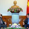 Phó Thủ tướng Phạm Bình Minh tiếp Đại sứ Nga và Brazil