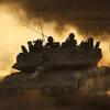 Xe tăng quân đội Israel tấn công căn cứ của Hamas ở Dải Gaza
