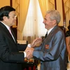 Chủ tịch nước Trương tấn Sang tiếp thân mật ông Tadiyer Flyur. (Ảnh: Nguyễn KhangTTXVN)
