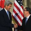 Ngoại trưởng Cuba Bruno Rodriguez (phải)và Ngoại trưởng Mỹ John Kerry. (Nguồn: AFP/TTXVN)