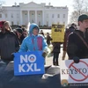 Người dân Mỹ biểu tình chống dự án xây dựng đường ống dẫn dầu Keystone XL. (Nguồn: AFP/TTXVN)