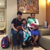 Gia đình anh Tuấn Anh cho hai con sang Singpore tiêm phòng vắc xin 6 trong 1. (Ảnh: Mỹ Bình/Vietrnam+)
