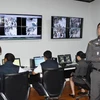 Thiếu tướng Nathathorn Prousoontorn, phụ trách vấn đề nhập cư, giới thiệu hệ thống kiểm tra hành khách APPS tại sân bay Suvarnabhumi ở thủ đô Bangkok. (Nguồn: Kyodo/TTXVN)