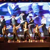 Đoàn nghệ thuật Hàn Quốc biểu diễn chương trình nghệ thuật. (Ảnh: Trần Lê Lâm/TTXVN)