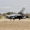 Máy bay Tornado GR4 cura Không lực Hoàng gia Anh cất cánh từ căn cứ không quân Akrotiri RAF ở ngoại ô thành phố Limassol, Cyprus. (Nguồn: AFP/TTXVN)