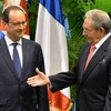 Chủ tịch Cuba Raul Castro tiếp Tổng thống Pháp Francois Hollande trong chuyến thăm Cuba hồi tháng 5/2015. (Nguồn: Reuters)