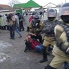 Cảnh sát đặc nhiệm Nga thắt chặt vòng vây xung quanh làng Plekhanovov. (Nguồn: newstula.ru)