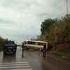 Xe khách lao vào vách núi làm 6 người bị thương tại Quảng Ninh