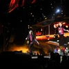 Thủ lĩnh The Rolling Stones, Mick Jagger, mở màn đêm diễn với Jumpin' Jack Flash. (Nguồn: AFP)